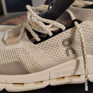 ON Women's Athletic Shoes - White